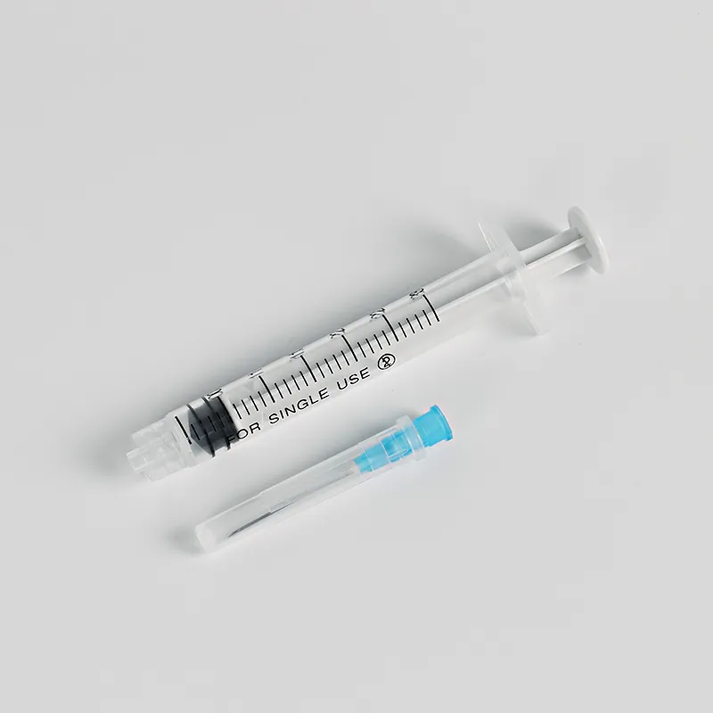 Factory Wholesale 3cc Screw Syringe with Needle